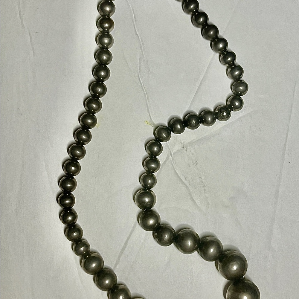 Chic Black Pearl Necklace